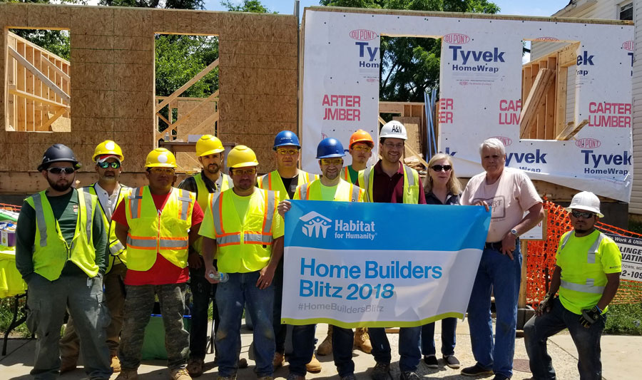 Builders Blitz volunteers